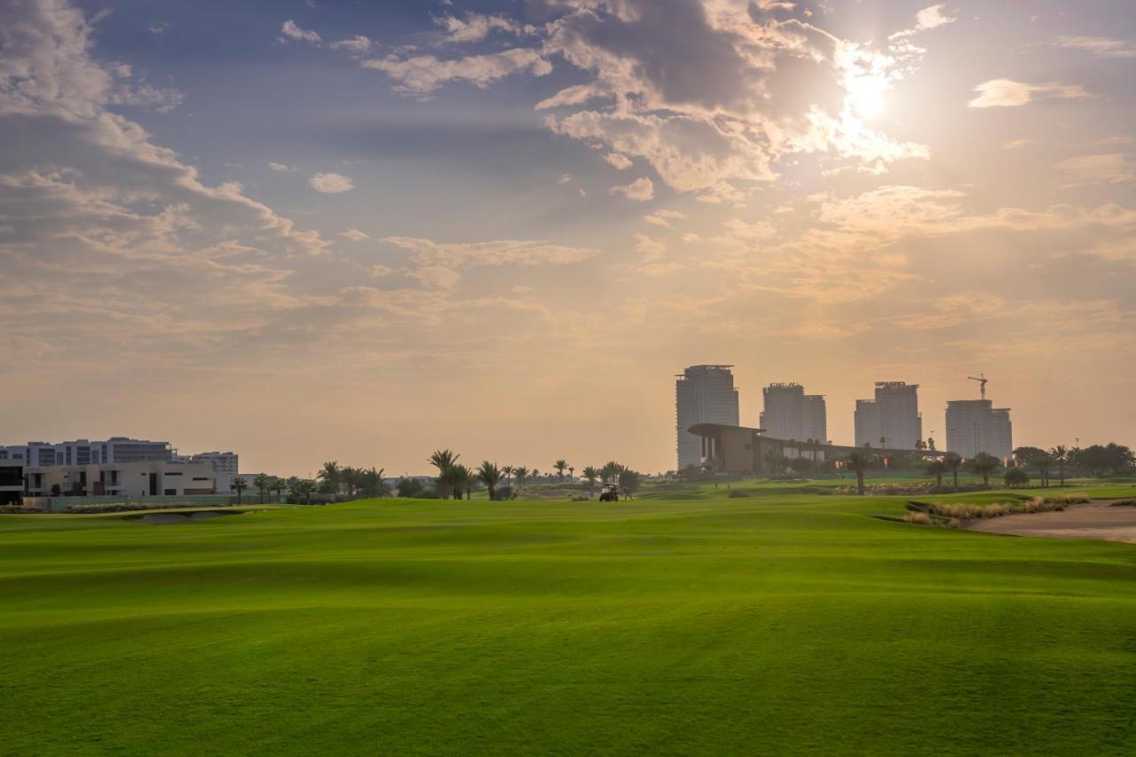 Radisson Dubai Damac Hills Hotel Ngoại thất bức ảnh