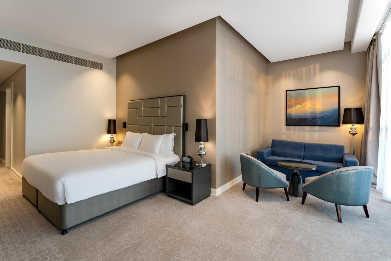 Radisson Dubai Damac Hills Hotel Ngoại thất bức ảnh