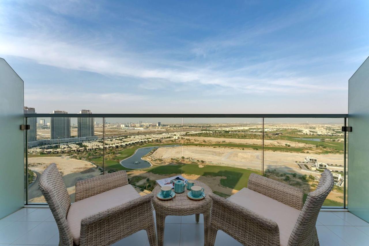 Radisson Dubai Damac Hills Hotel Ngoại thất bức ảnh