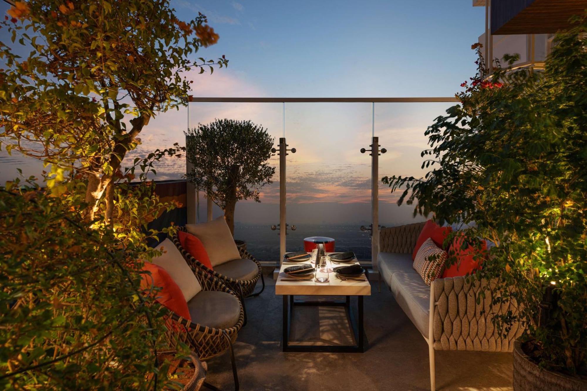 Radisson Dubai Damac Hills Hotel Ngoại thất bức ảnh