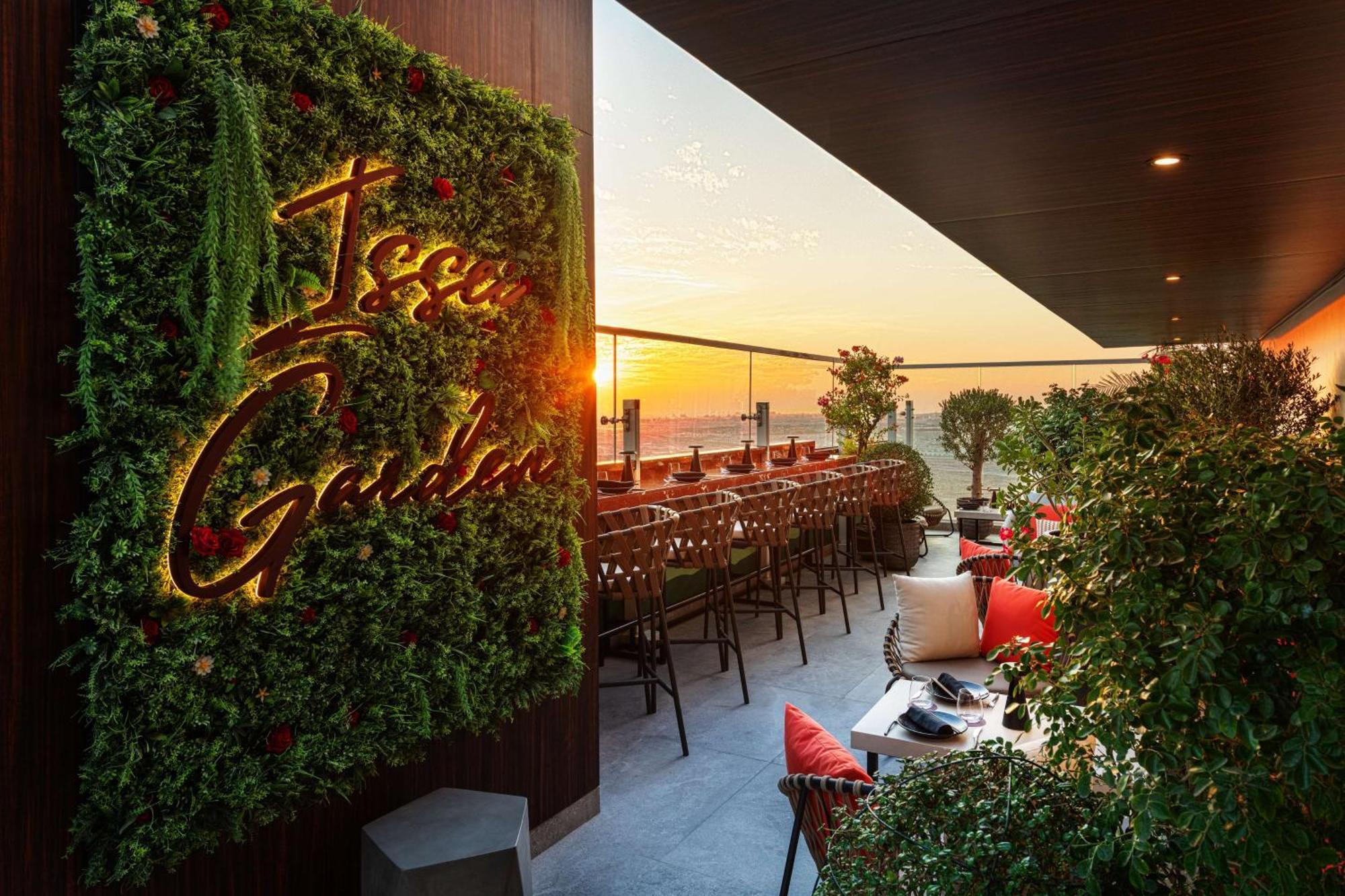 Radisson Dubai Damac Hills Hotel Ngoại thất bức ảnh