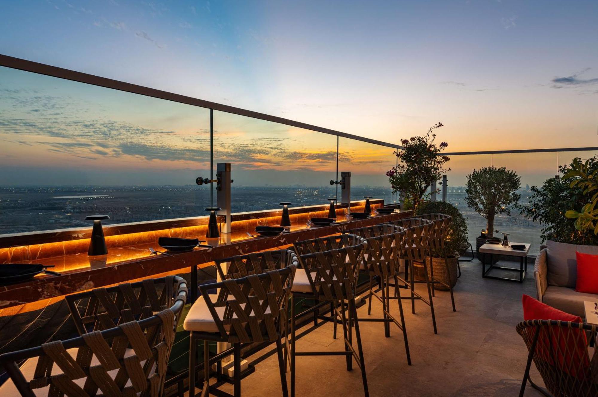 Radisson Dubai Damac Hills Hotel Ngoại thất bức ảnh