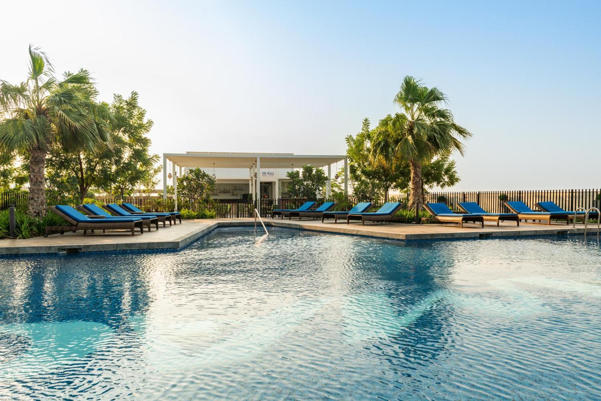 Radisson Dubai Damac Hills Hotel Ngoại thất bức ảnh
