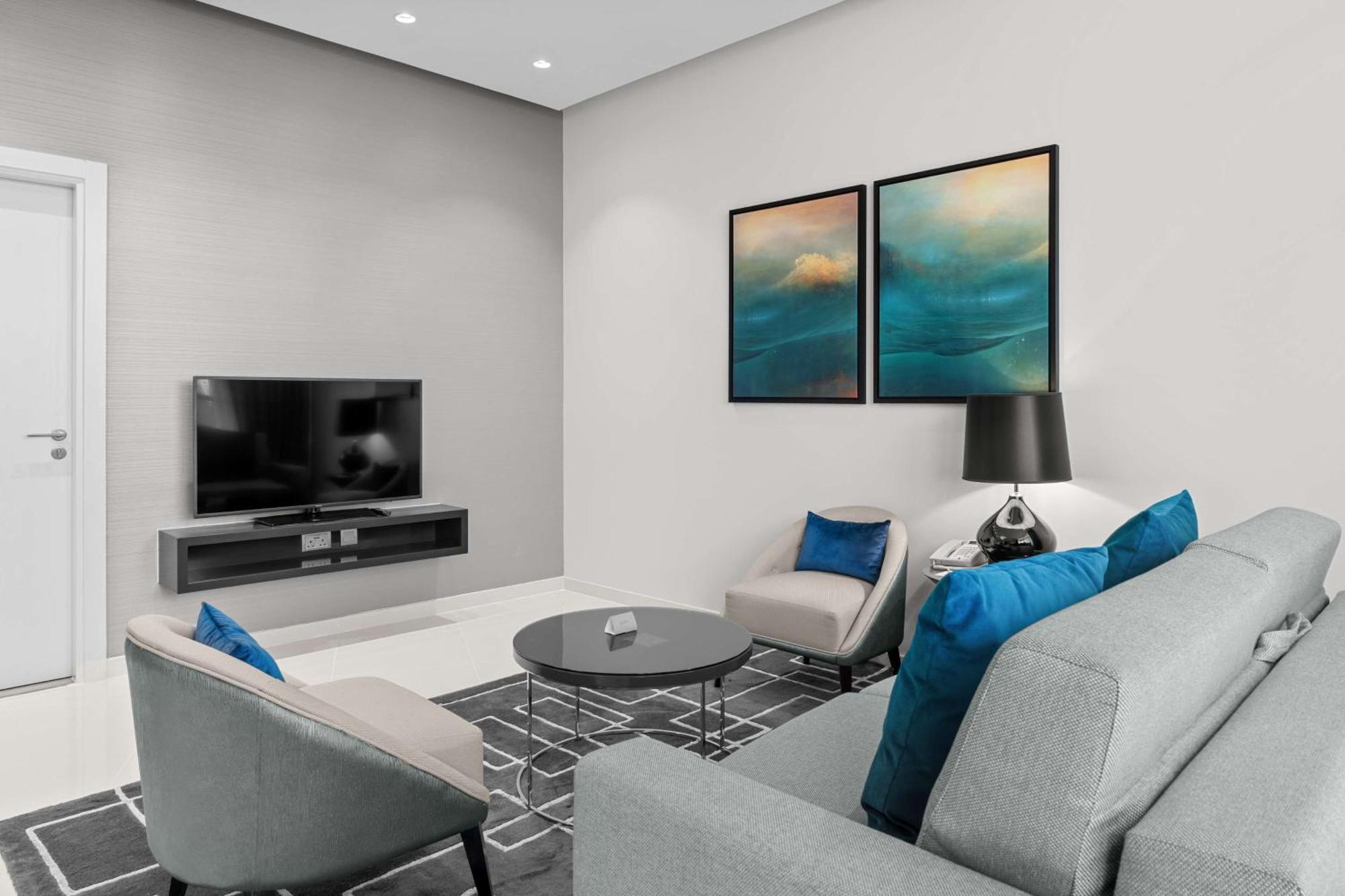 Radisson Dubai Damac Hills Hotel Ngoại thất bức ảnh