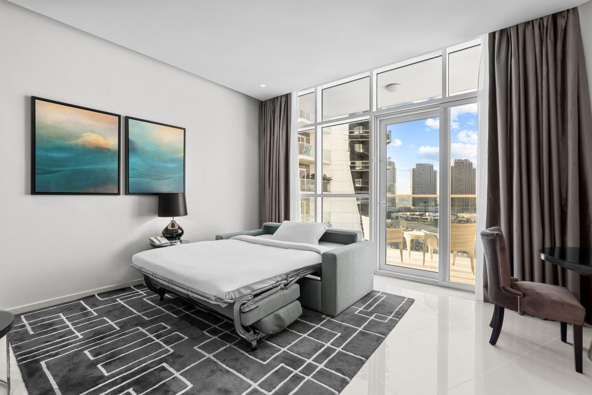 Radisson Dubai Damac Hills Hotel Ngoại thất bức ảnh