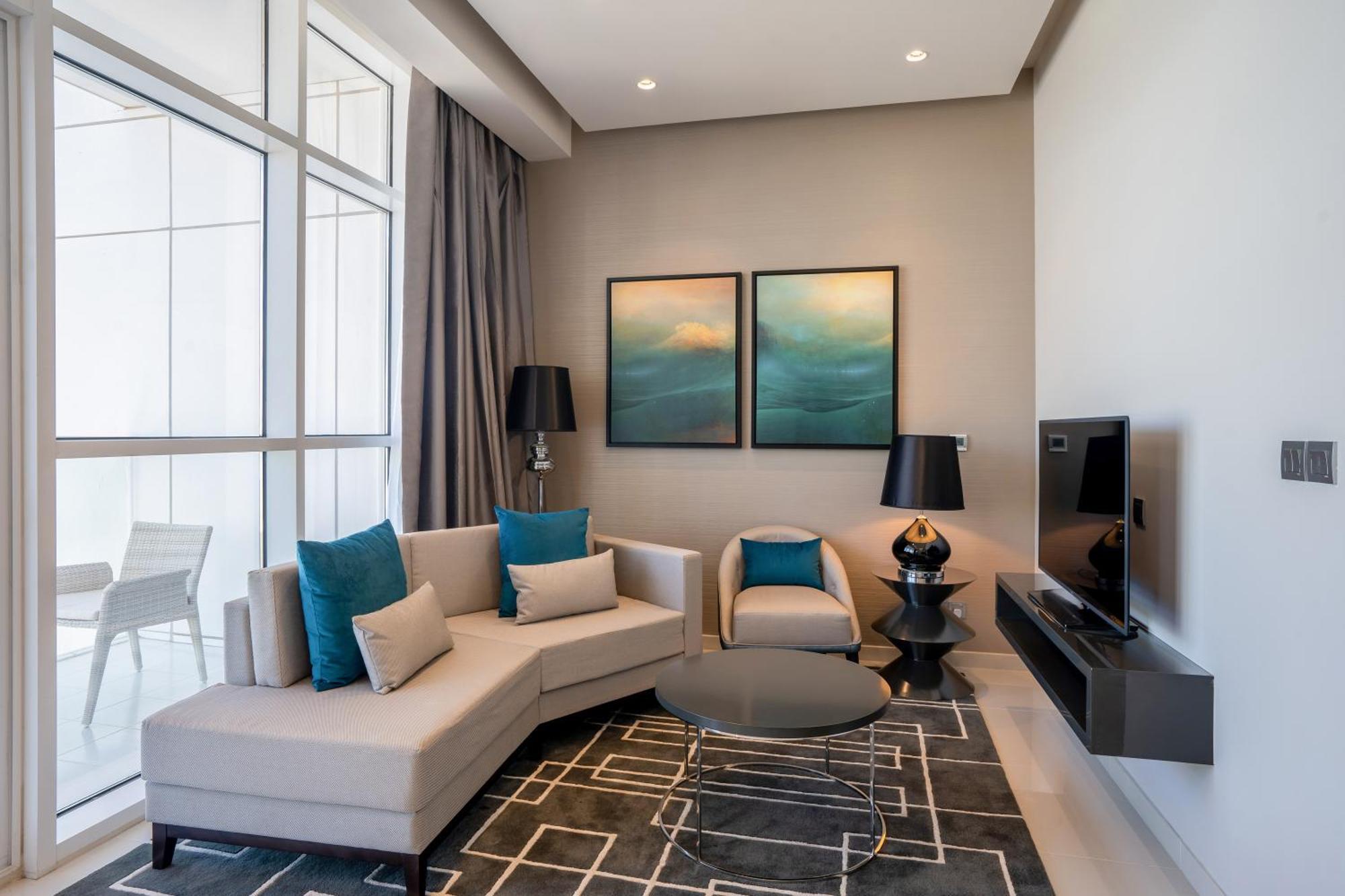 Radisson Dubai Damac Hills Hotel Ngoại thất bức ảnh